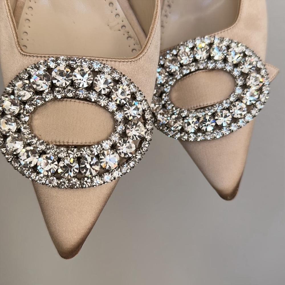 ❌❌SOLD❌❌✨Manolo Blahnik Crystal Heels ✨ - Picture 13 of 16